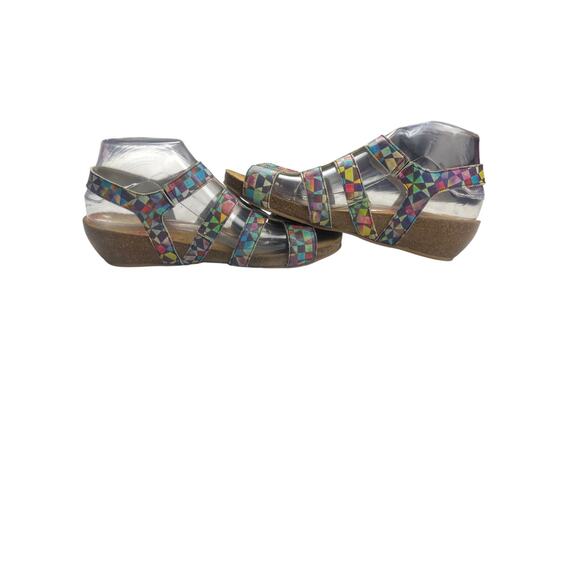 Cloud Footwear Multicolored Sandals US 9/40 Strappy Chic Hook & Loop Comfort - Picture 6 of 9